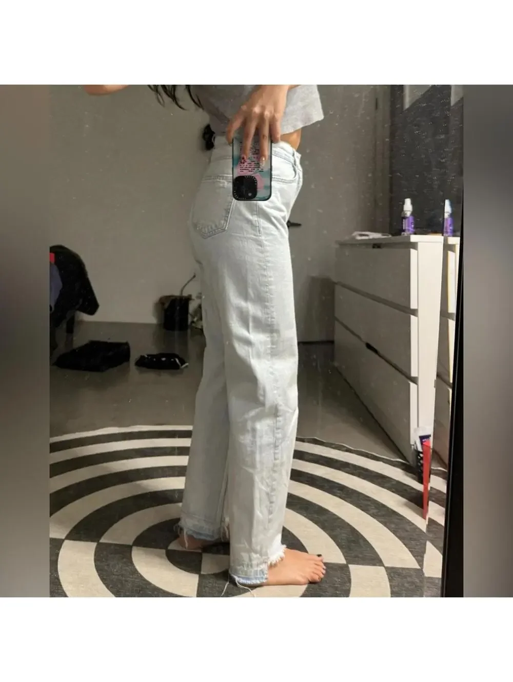 Zara women’s straight leg jeans, mid waist - Picture 9 of 9